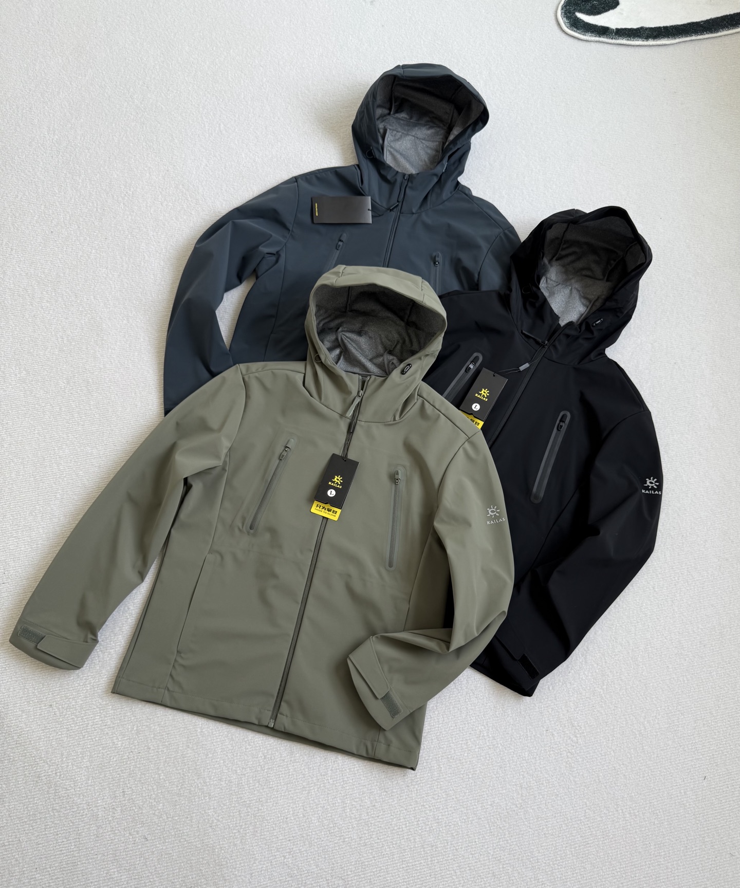 Kailas Men's Outdoor Windproof Waterproof Hiking Jacket - Autumn Collection