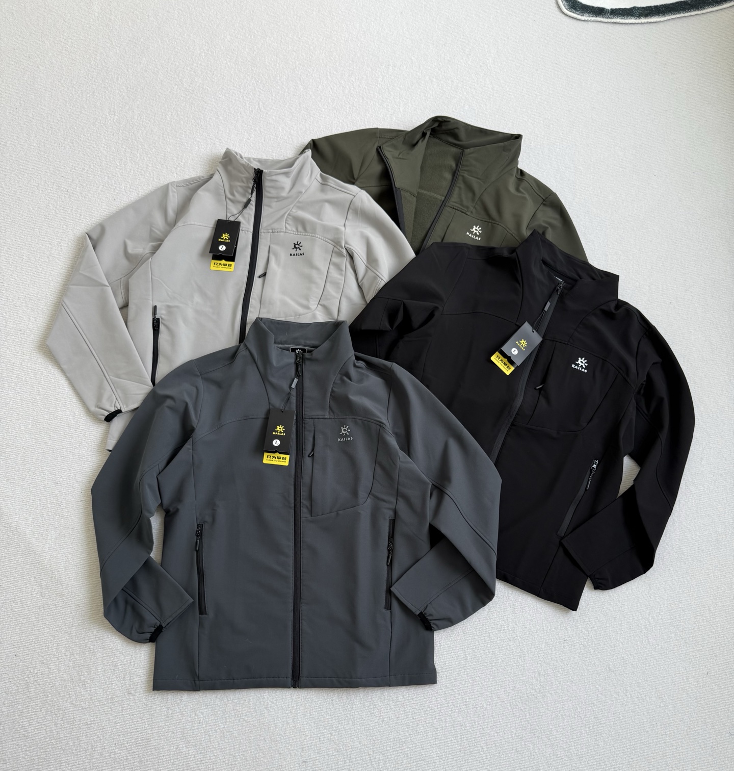 Kailas Men's Outdoor Softshell Jacket - Windproof, Water-Resistant, Versatile