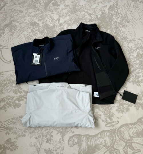 Products 25 Arc'teryx Gamma LT Hoody Men's Lightweight Windproof Softshell Jacket