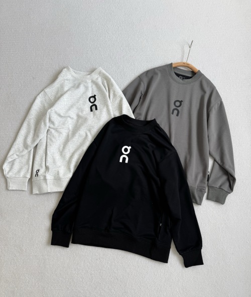 On Running Club Crew Neck Sweatshirt - Soft, Comfortable, & Stylish 1 On Running Club Crew Neck Sweatshirt - Soft, Comfortable, & Stylish