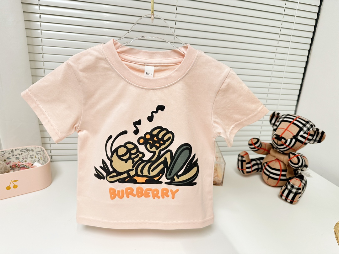 Burberry Kids Pale Pink Graphic T-Shirt. Available in sizes 100-150 5 i1742534793 253 6