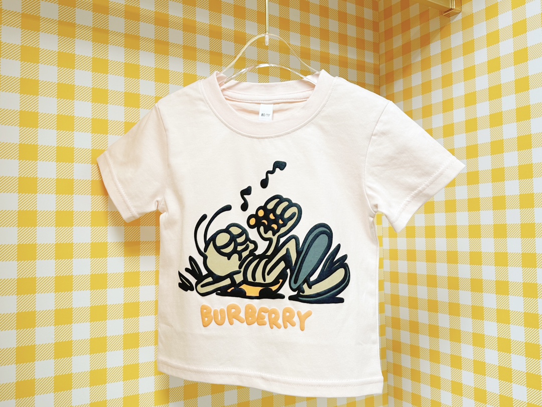 Burberry Kids Pale Pink Graphic T-Shirt. Available in sizes 100-150 1 i1742534793 648 2
