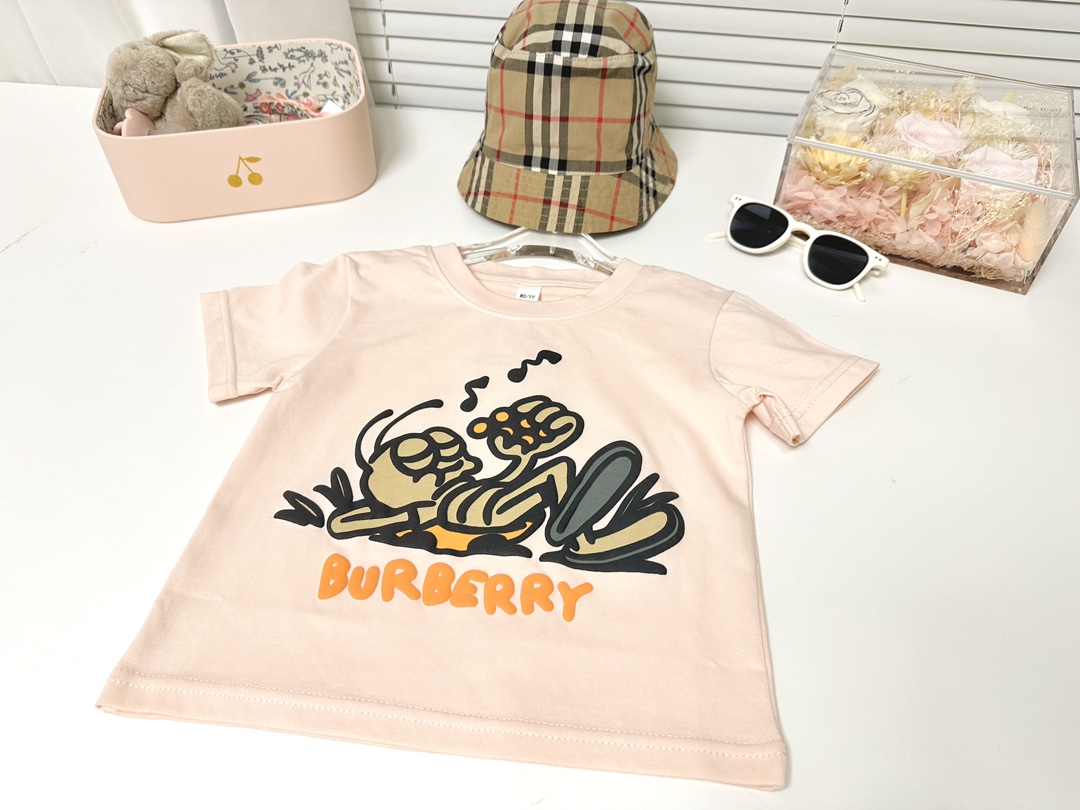 Burberry Kids Pale Pink Graphic T-Shirt. Available in sizes 100-150 7 i1742534793 677 7