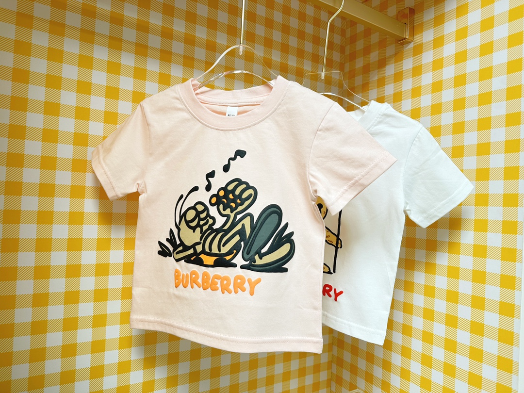 Burberry Kids Pale Pink Graphic T-Shirt. Available in sizes 100-150 2 i1742534793 9708 8