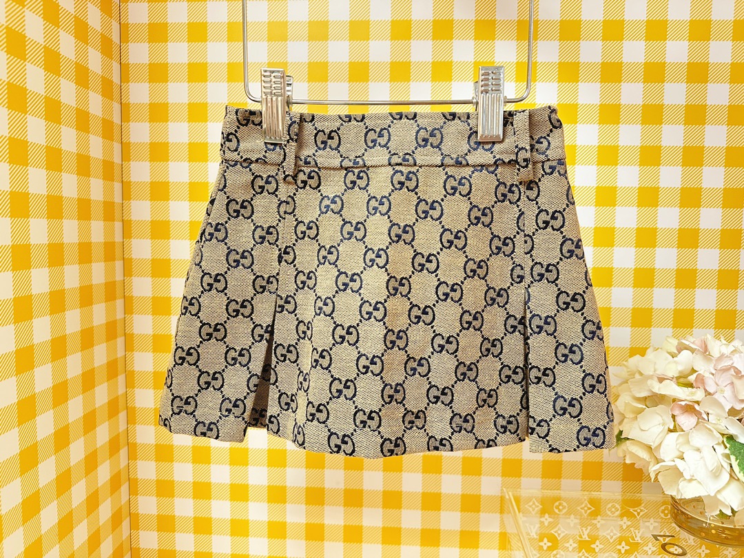 Gucci Kids Skirt - Classic GG Pattern, Sizes 100-150, Stylish Children's Wear 4 i1751438058 3880 1
