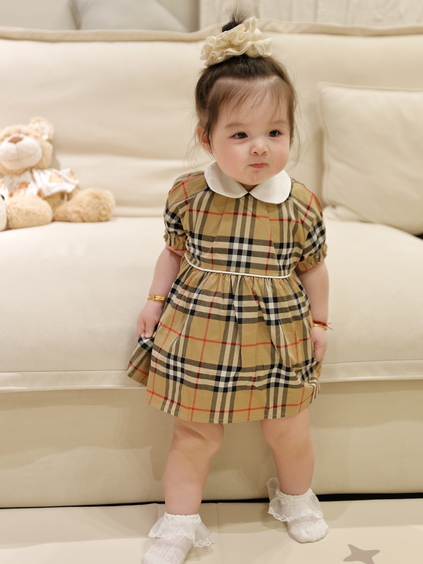 El valor del clásico tartán: el vestido de muñeca es perfecto para bebés regordetes. La modelo mide 76 cm y pesa 21 jin…