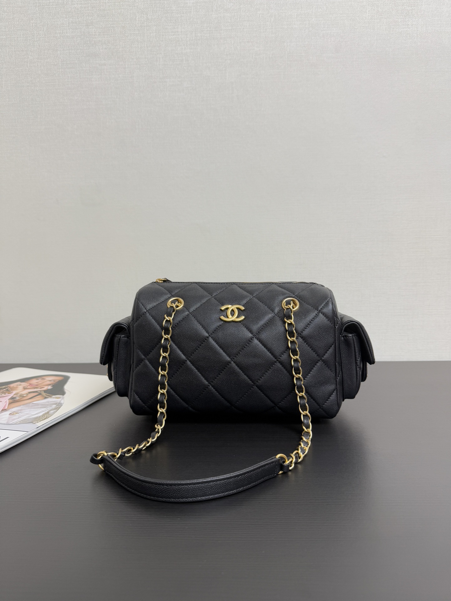 25.000 bolsos bowling nuevos de otoño e invierno en stock. Bola de bolos de caviar clásica, llena de sensación retro de…