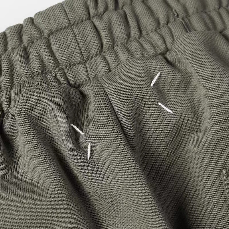 Magella’s 2024 Autumn Winter Weaving Gok’s Little Fur Pants in Black Grey. - 图片 6