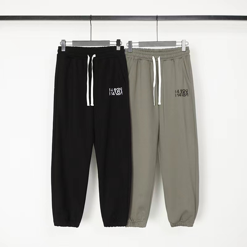 Magella’s 2024 Autumn Winter Weaving Gok’s Little Fur Pants in Black Grey. - 图片 1