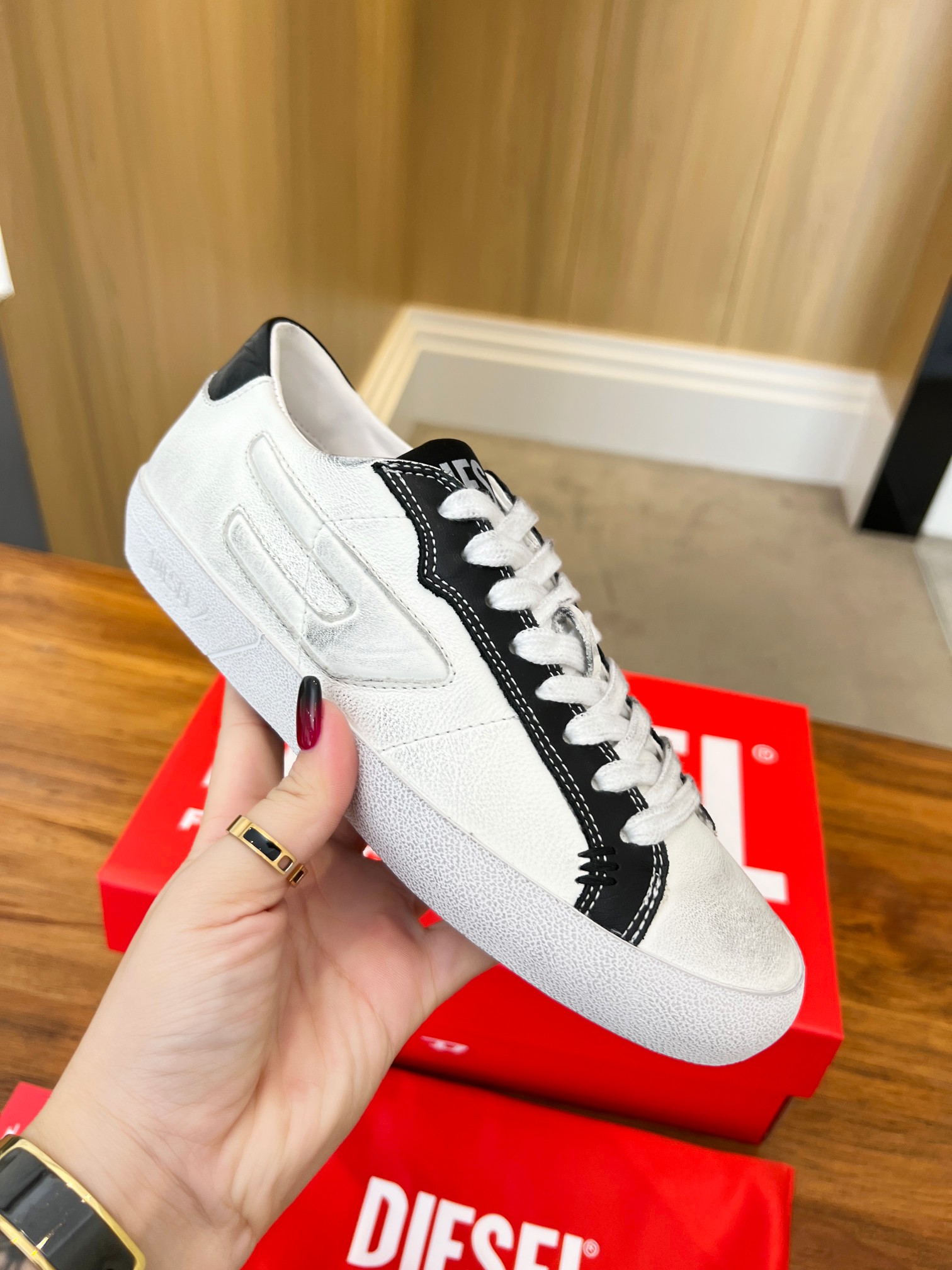 2023 New Dieseldiser Recreational Shoes: Stylish, Simple Design with 3D Embroidery - 图片 3