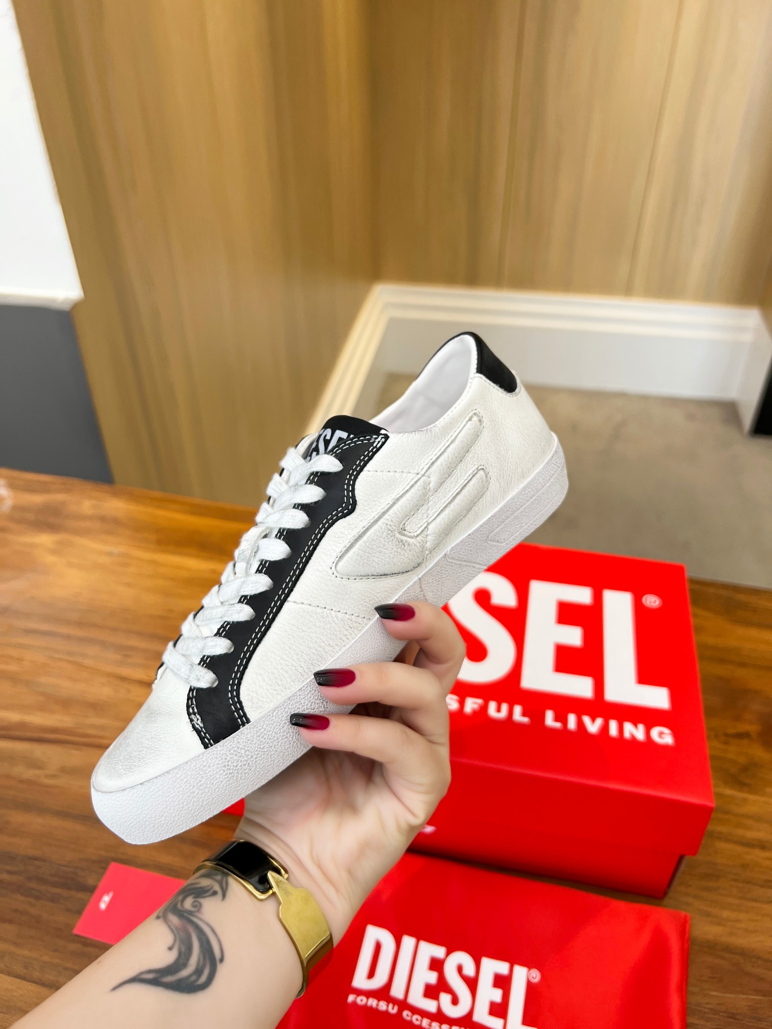 2023 New Dieseldiser Recreational Shoes: Stylish, Simple Design with 3D Embroidery - 图片 4