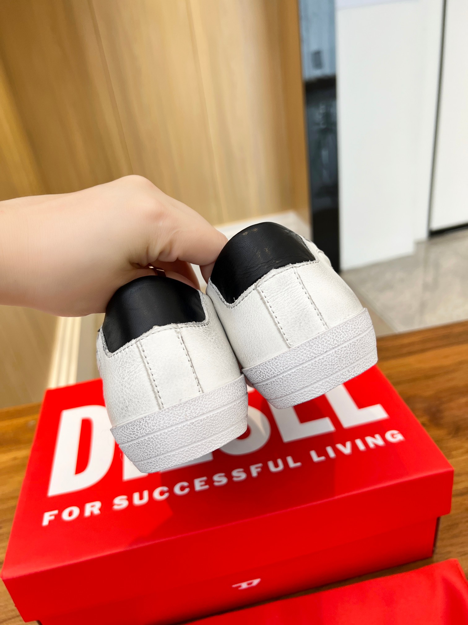 2023 New Dieseldiser Recreational Shoes: Stylish, Simple Design with 3D Embroidery - 图片 7