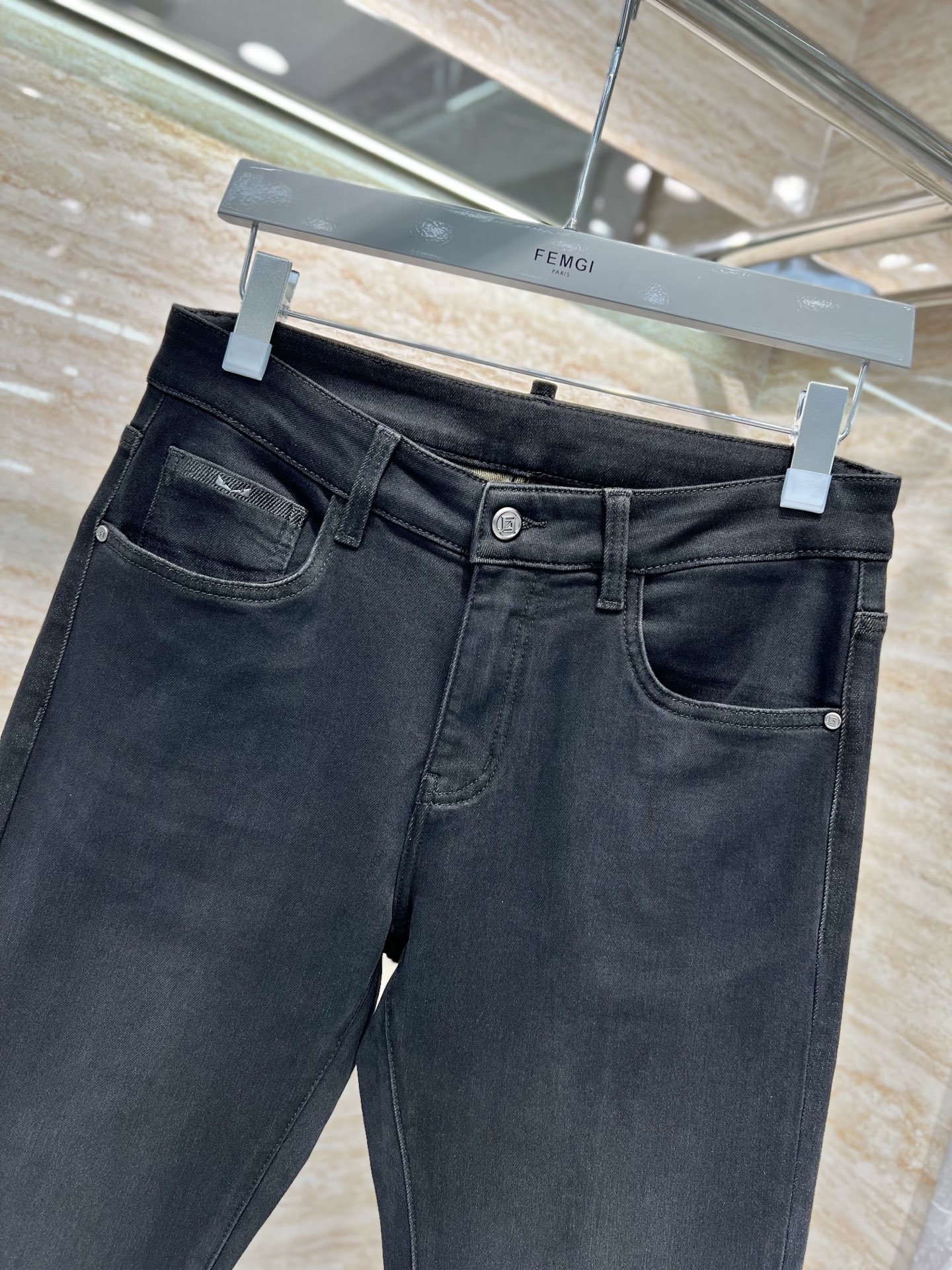 —— FEMGL ——𝟐𝟎𝟐𝟓秋冬上新高订轻奢牛仔 现货供应 特殊成份石墨烯面料 抗菌抑菌 抗紫外线 具