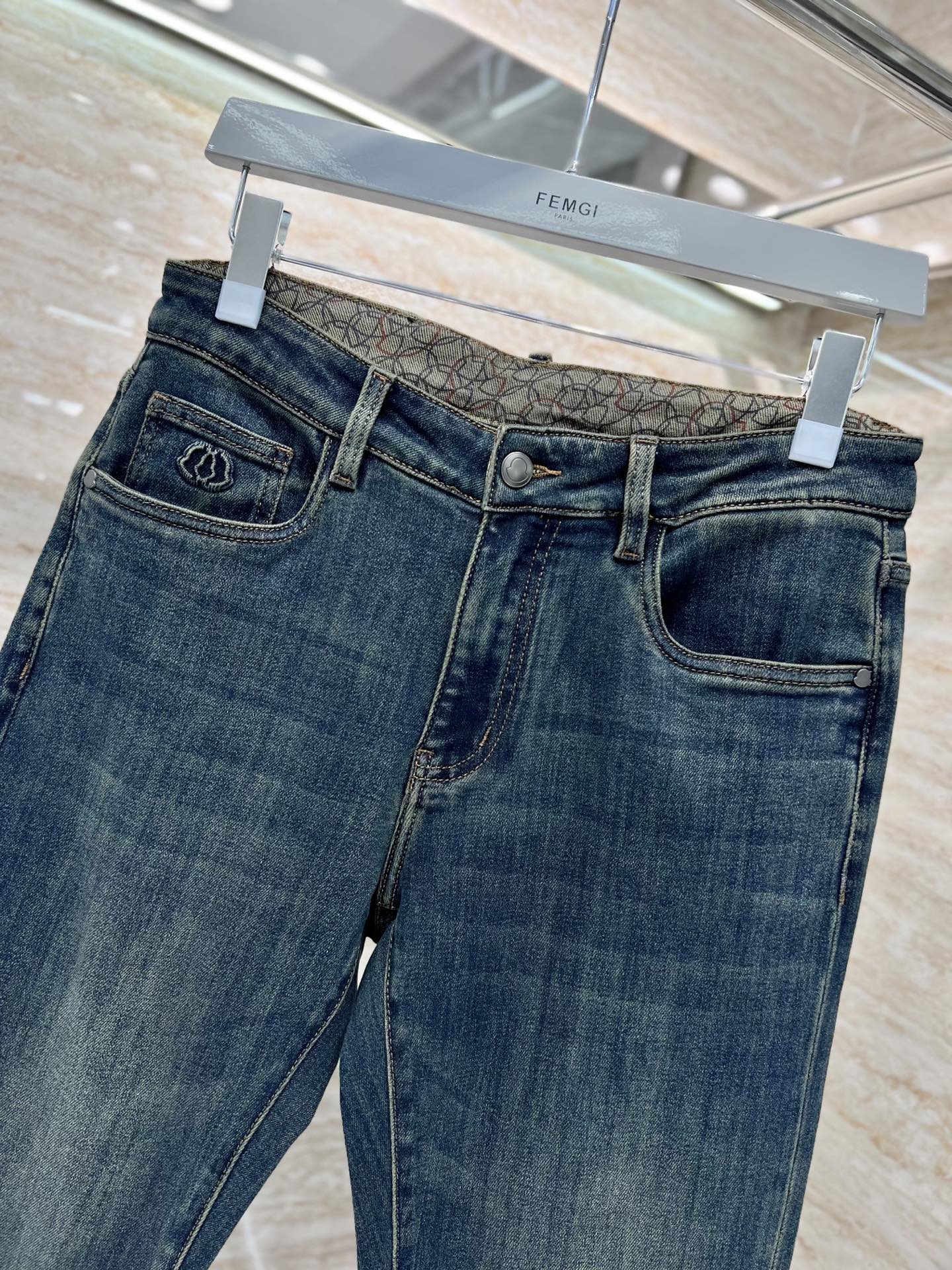 —— FEMGL ——𝟐𝟎𝟐𝟓秋冬上新高订欧货牛仔 现货供应 高端锦纶精梳棉面料𝟏𝟓𝟗𝟐# 兰牛 码数:
