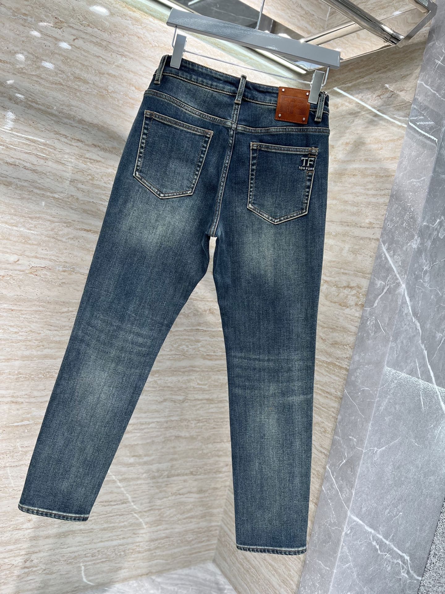 —— FEMGL ——𝟐𝟎𝟐𝟓秋冬上新高订欧货牛仔 现货供应 超柔莱赛尔面料 加厚底抓绒 轻蓬暖绒 红远