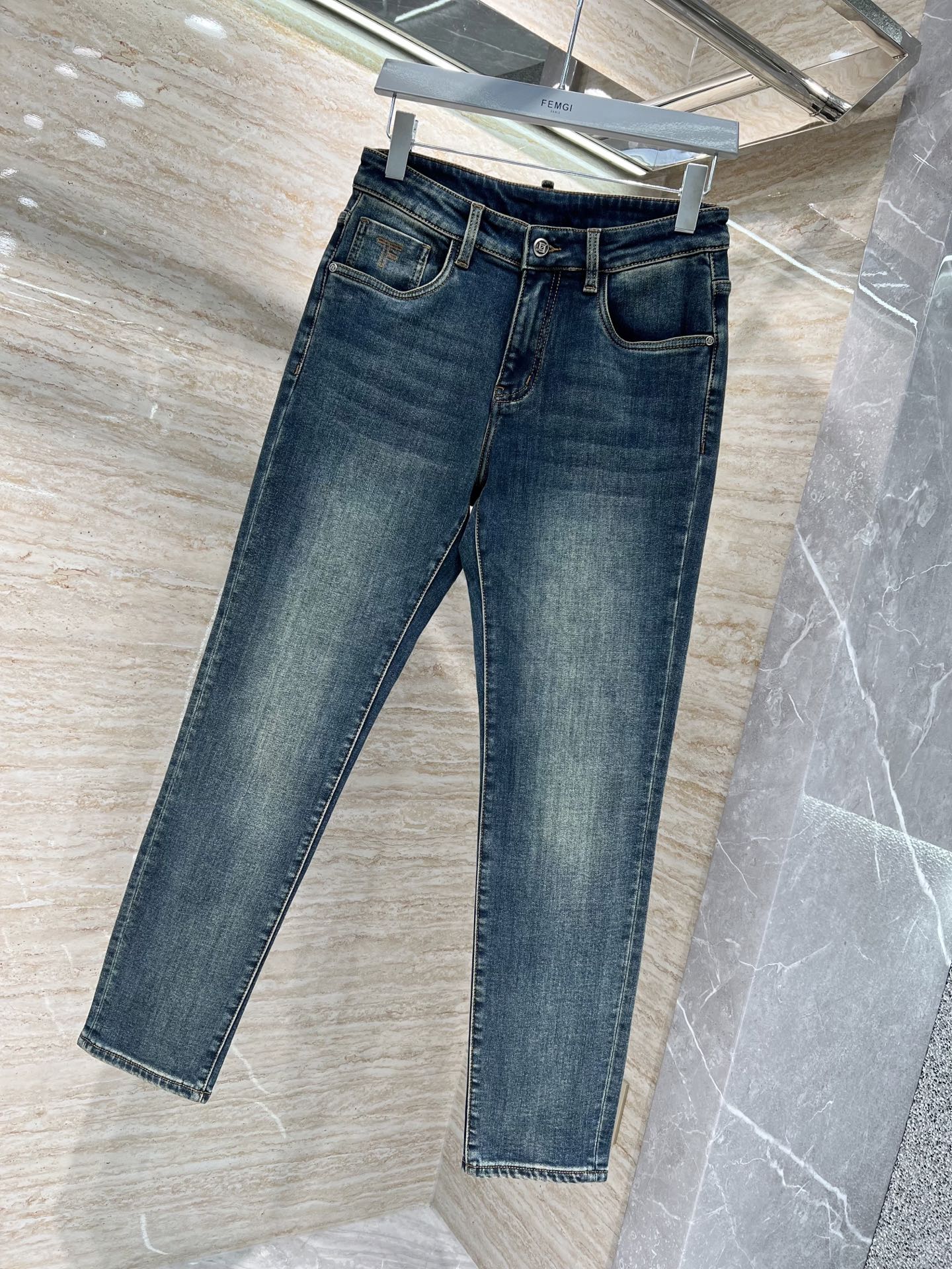 —— FEMGL ——𝟐𝟎𝟐𝟓秋冬上新高订欧货牛仔 现货供应 超柔莱赛尔面料 加厚底抓绒 轻蓬暖绒 红远