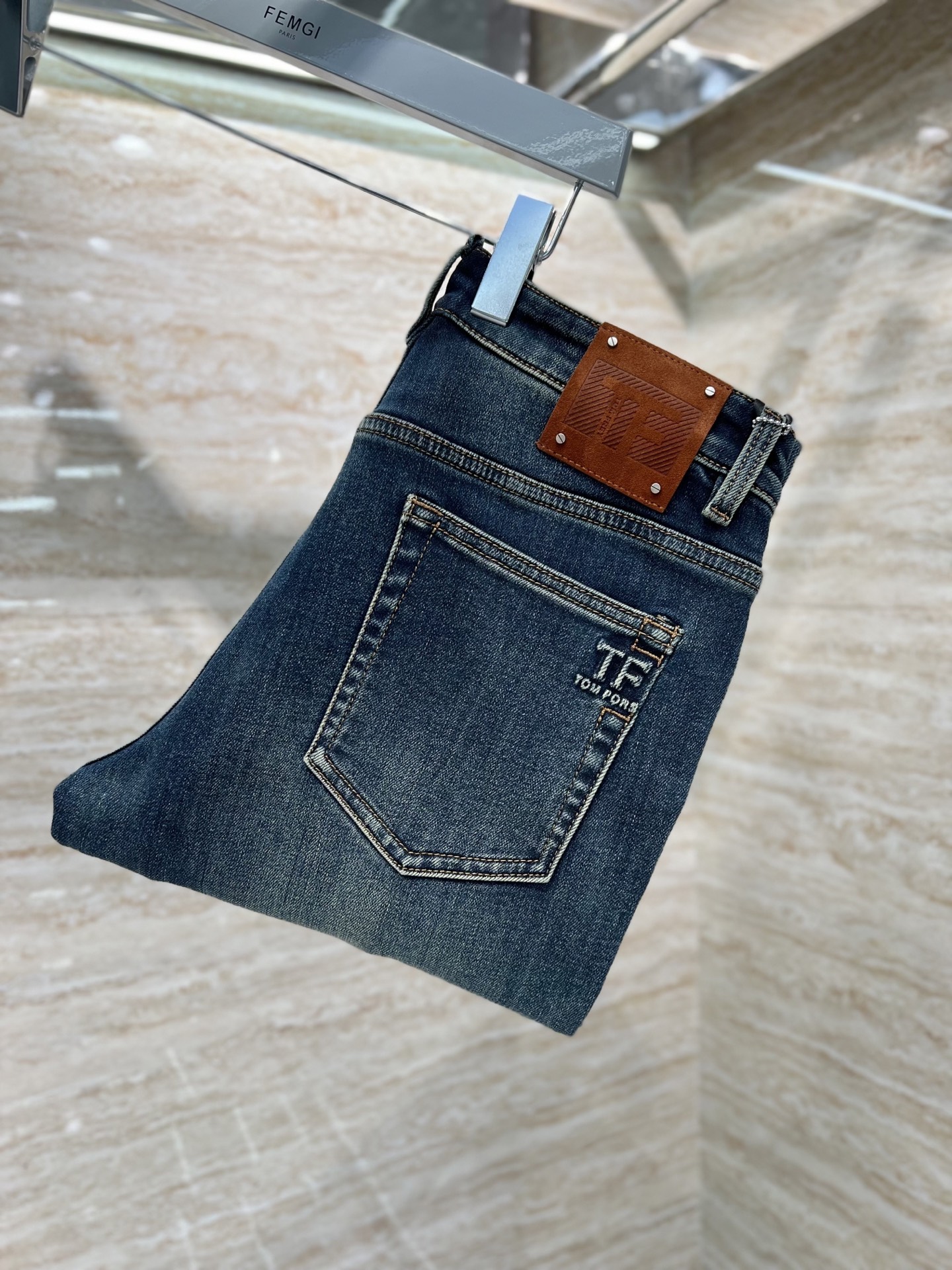 —— FEMGL ——𝟐𝟎𝟐𝟓秋冬上新高订欧货牛仔 现货供应 超柔莱赛尔面料 加厚底抓绒 轻蓬暖绒 红远