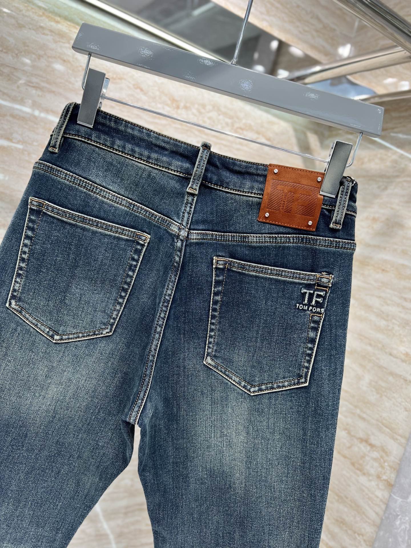 —— FEMGL ——𝟐𝟎𝟐𝟓秋冬上新高订欧货牛仔 现货供应 超柔莱赛尔面料 加厚底抓绒 轻蓬暖绒 红远