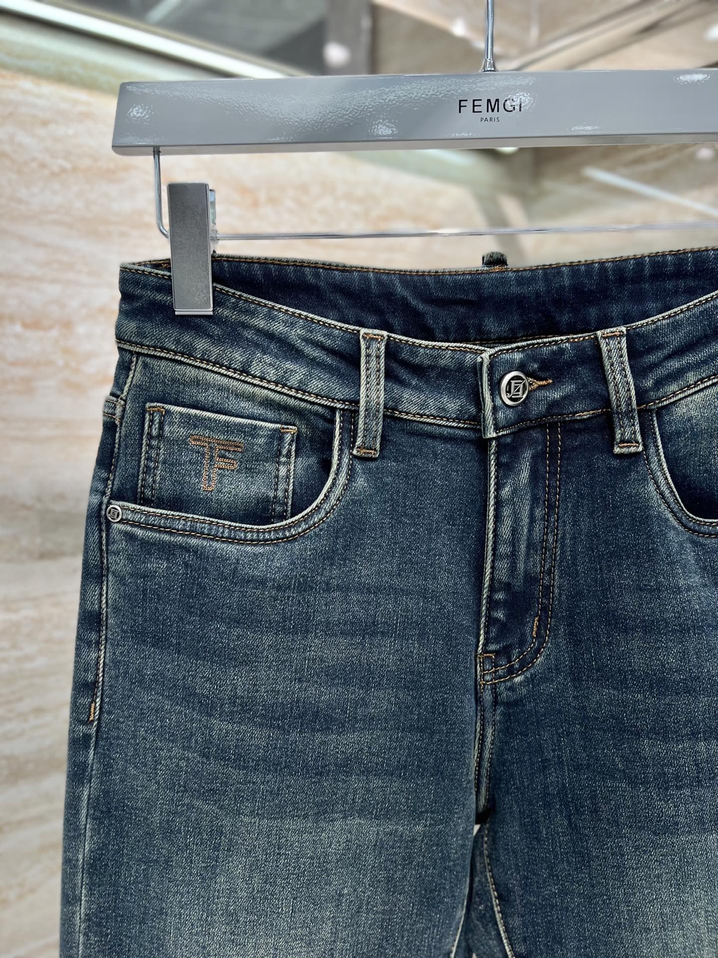 —— FEMGL ——𝟐𝟎𝟐𝟓秋冬上新高订欧货牛仔 现货供应 超柔莱赛尔面料 加厚底抓绒 轻蓬暖绒 红远