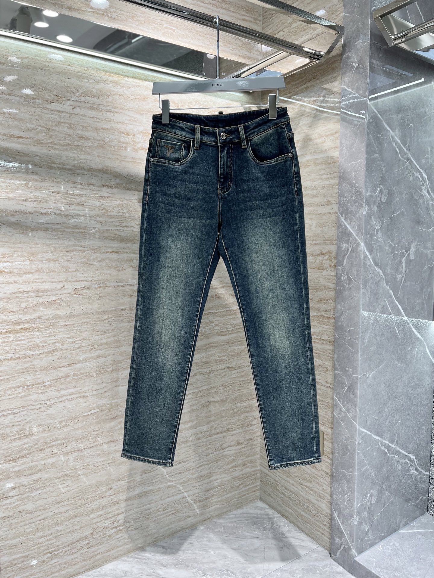 —— FEMGL ——𝟐𝟎𝟐𝟓秋冬上新高订欧货牛仔 现货供应 超柔莱赛尔面料 加厚底抓绒 轻蓬暖绒 红远