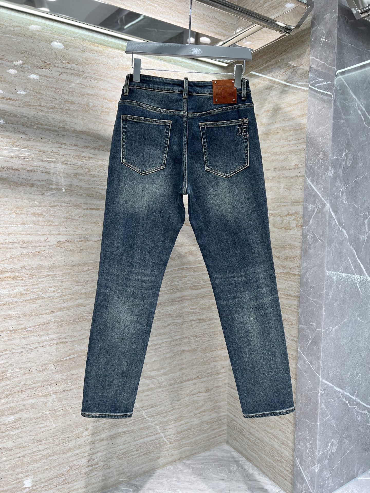 —— FEMGL ——𝟐𝟎𝟐𝟓秋冬上新高订欧货牛仔 现货供应 超柔莱赛尔面料 加厚底抓绒 轻蓬暖绒 红远