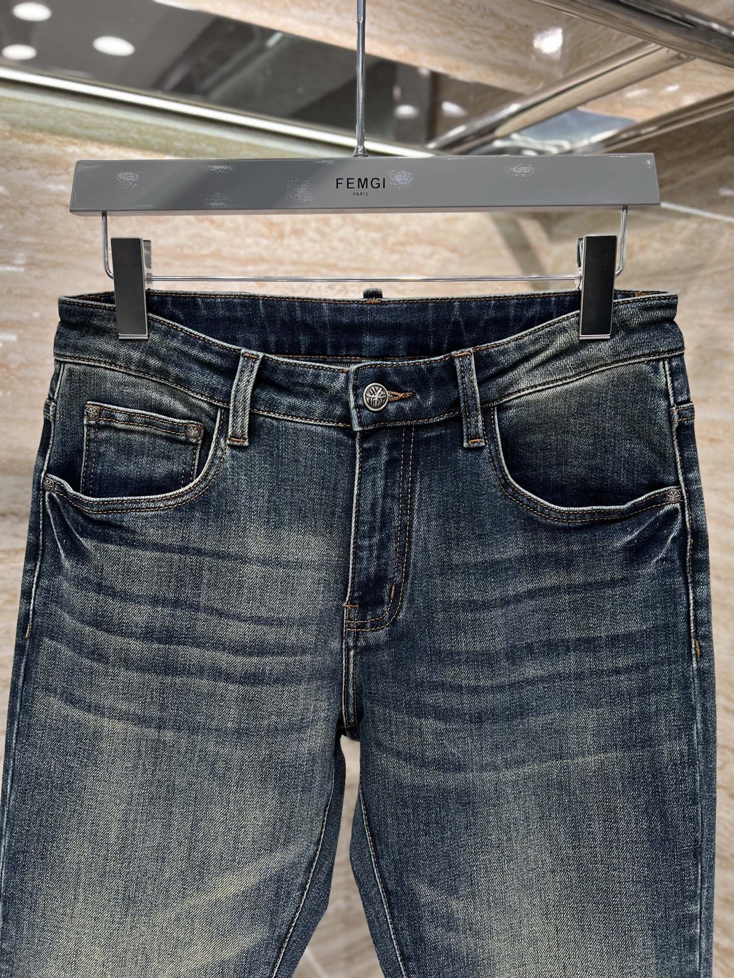 —— FEMGL ——𝟐𝟎𝟐𝟓秋冬上新高订欧货牛仔 现货供应 高端精梳棉面料 𝟏𝟓𝟖𝟕# 兰牛 码数: 