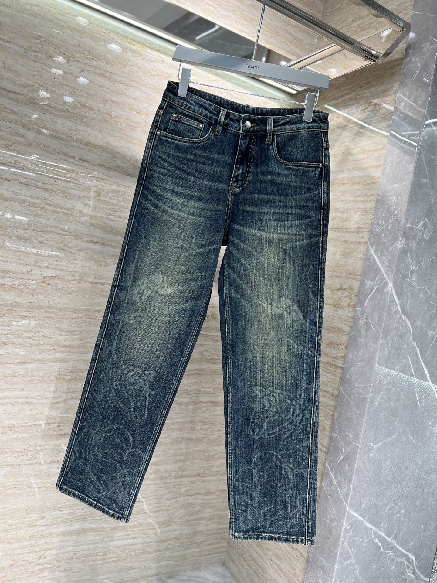 —— FEMGL ——𝟐𝟎𝟐𝟓秋冬上新高订欧货牛仔 现货供应 高端锦纶精梳棉面料𝟏𝟓𝟗𝟕# 直筒微阔兰牛