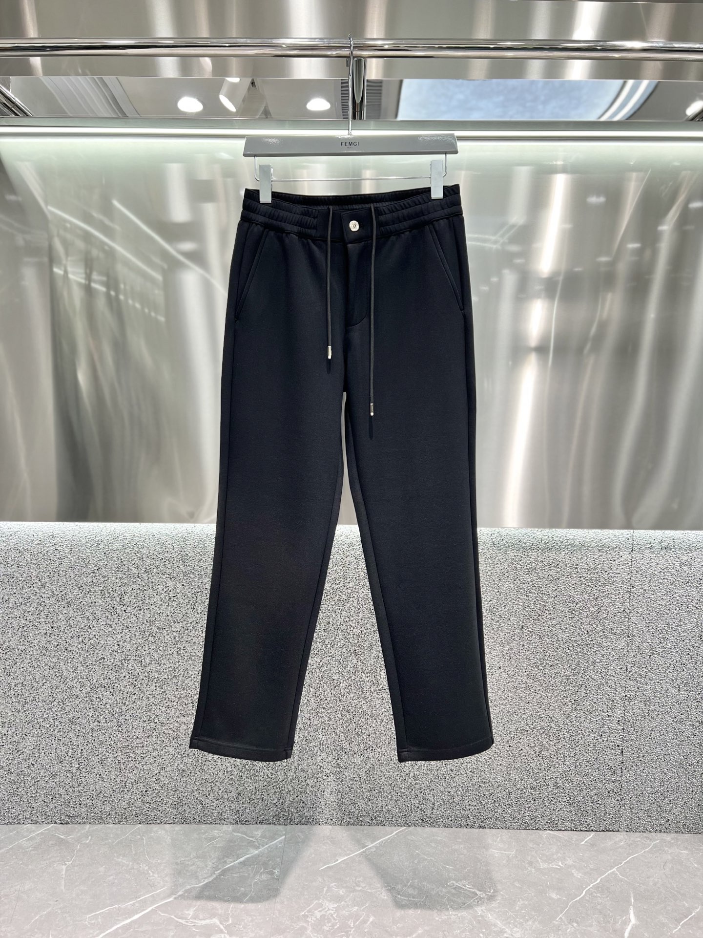 NO:572255,—— FEMGL —— New for autumn and winter, high-end light luxury casual pants, available from stock, national standard triple A model fabric, anti-wrinkle, no ironing # black, code number: -,,alexander wang19860909—— FEMGL —— 秋冬上新 高订轻奢休闲裤 现货供应 国标三A模代面料 抗皱免烫 # 黑色 码数: -,,alexander wang,Men's clothing
