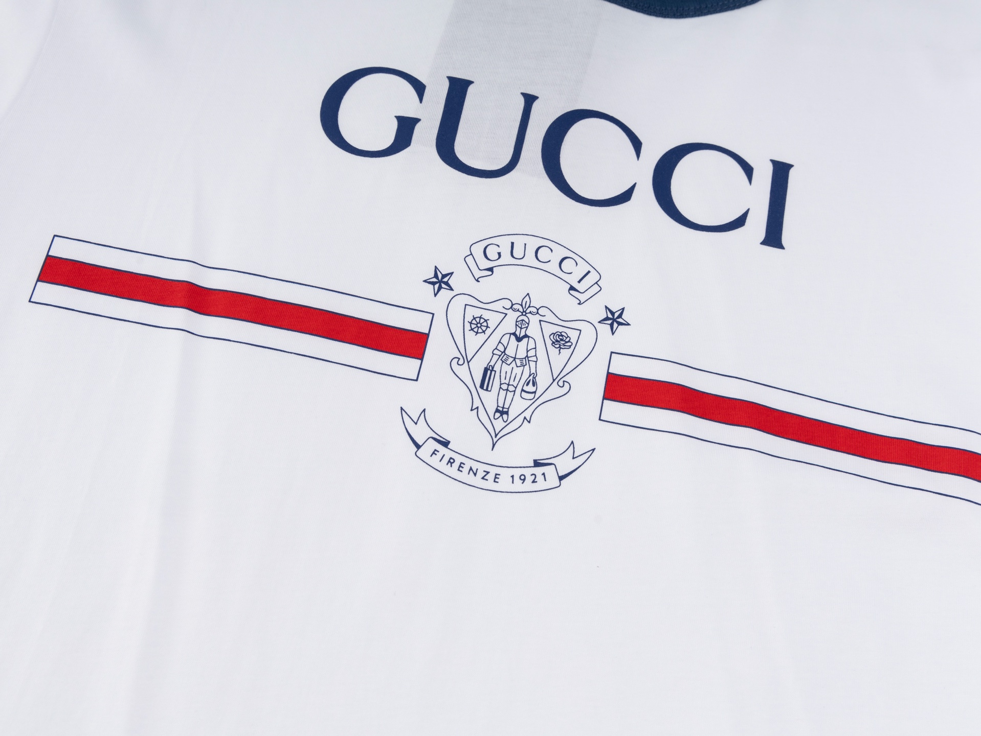 Guc 1921徽章印花短袖 面料采用24S 185g特纺紧密棉