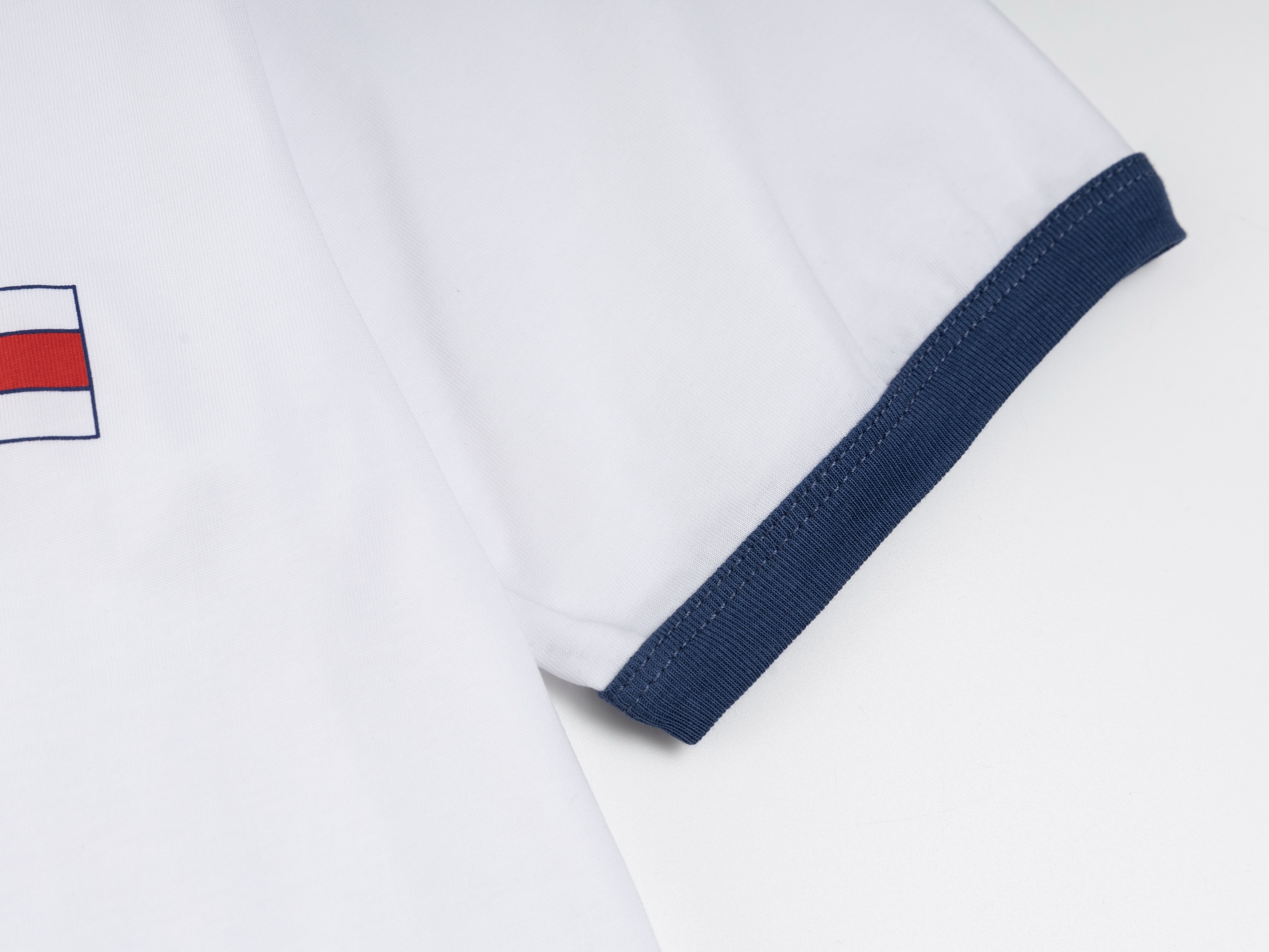 Guc 1921徽章印花短袖 面料采用24S 185g特纺紧密棉