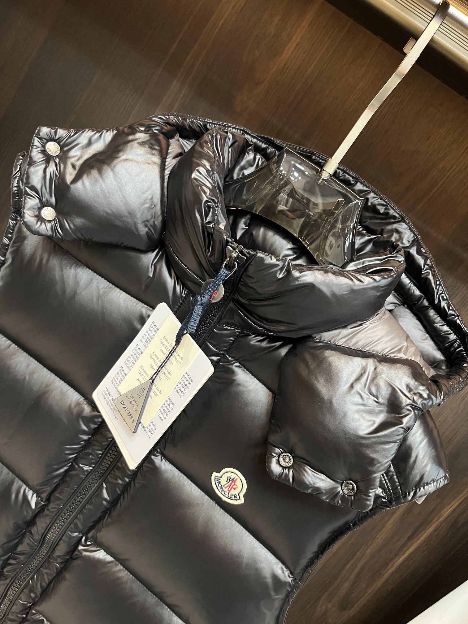 主推Moncler23s秋冬爆款羽绒蒙口连帽羽绒马甲！90白鸭绒顶级轻奢羽绒服！舒适顶级品质羽绒服！尺码