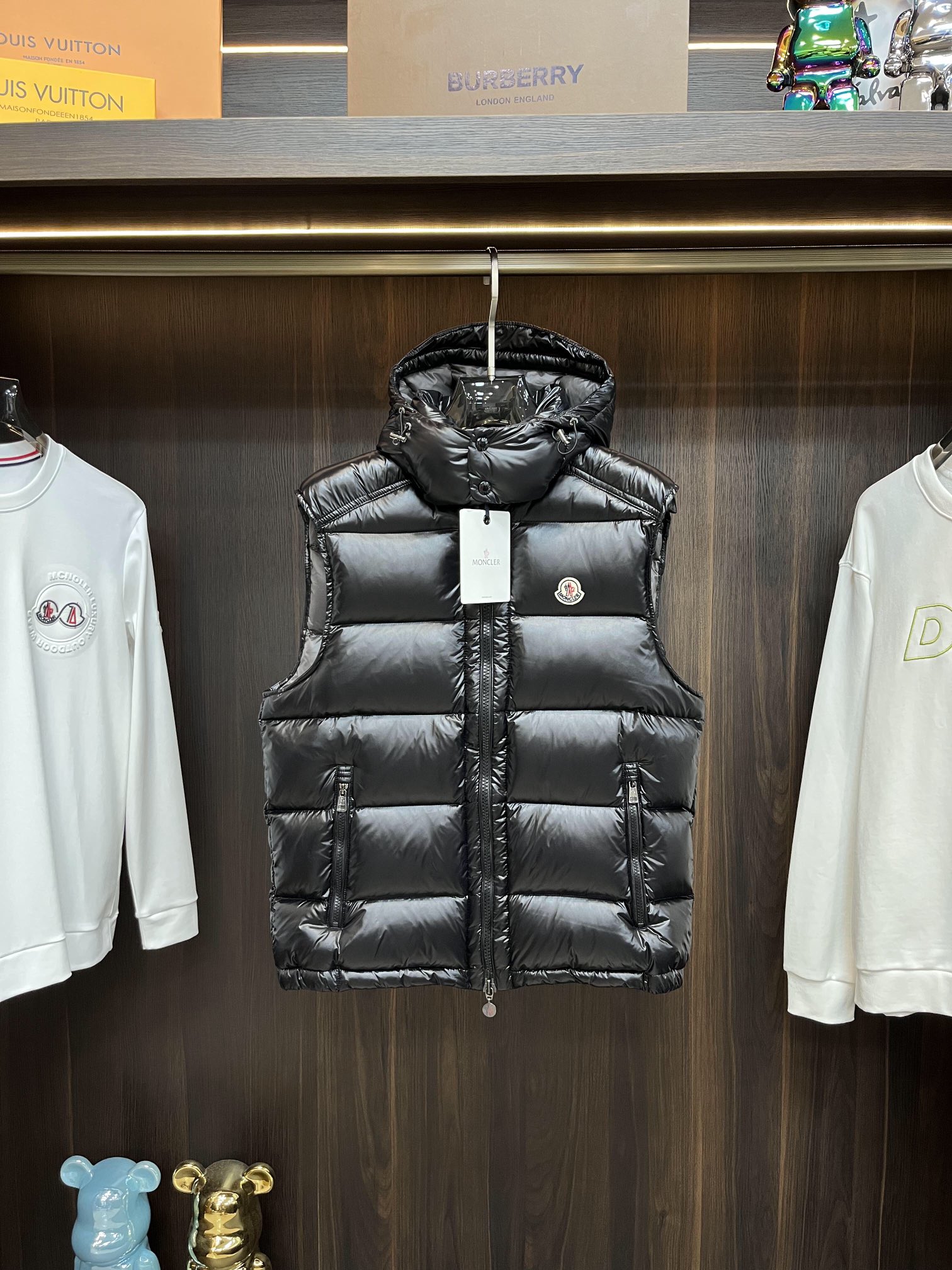 主推Moncler23s秋冬爆款羽绒蒙口连帽羽绒马甲！90白鸭绒顶级轻奢羽绒服！舒适顶级品质羽绒服！尺码