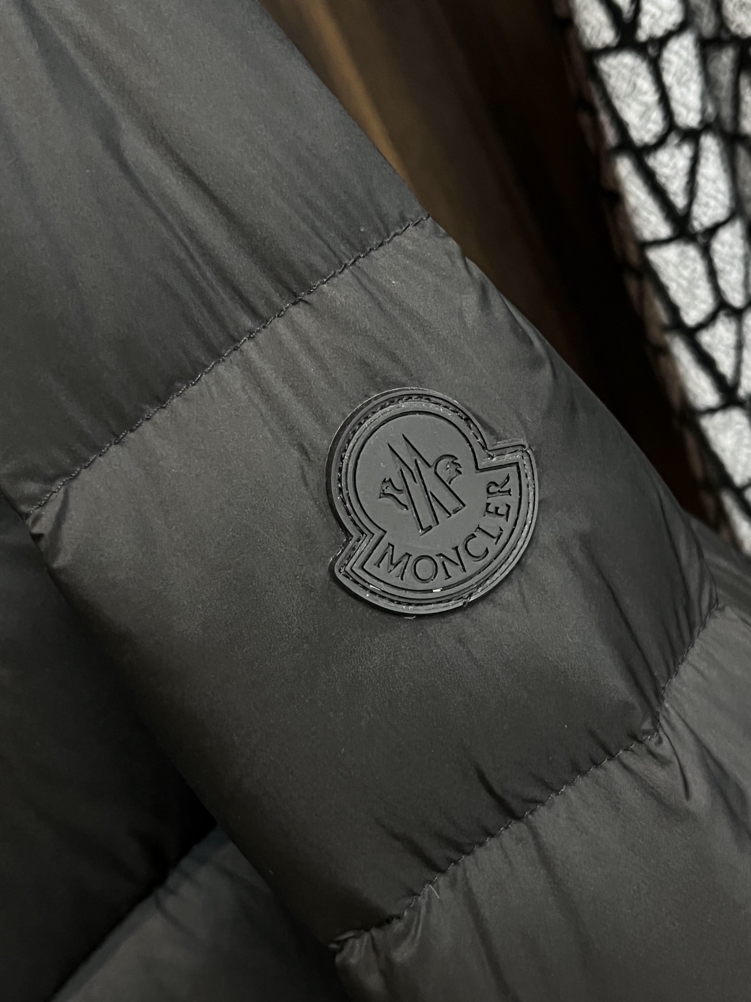 主推Moncler23s秋冬爆款羽绒服蒙口连帽羽绒服！90白鸭绒顶级轻奢羽绒服！经典刺绣工艺羽绒服舒适顶