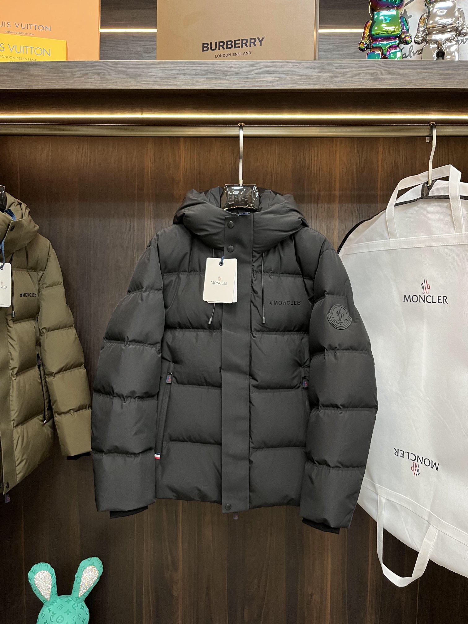 主推Moncler24s秋冬爆款羽绒️蒙口连帽爆款羽绒服精选90白鹅绒填充！面包般蓬松厚实顶级大牌爆款舒