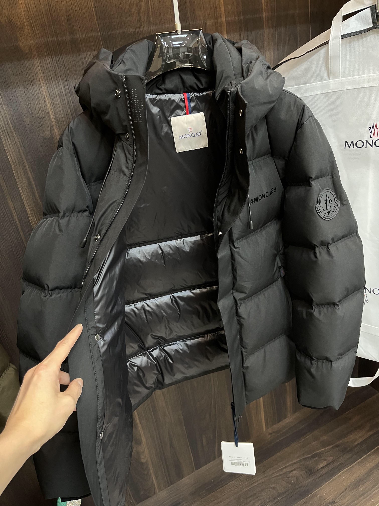 主推Moncler24s秋冬爆款羽绒️蒙口连帽爆款羽绒服精选90白鹅绒填充！面包般蓬松厚实顶级大牌爆款舒