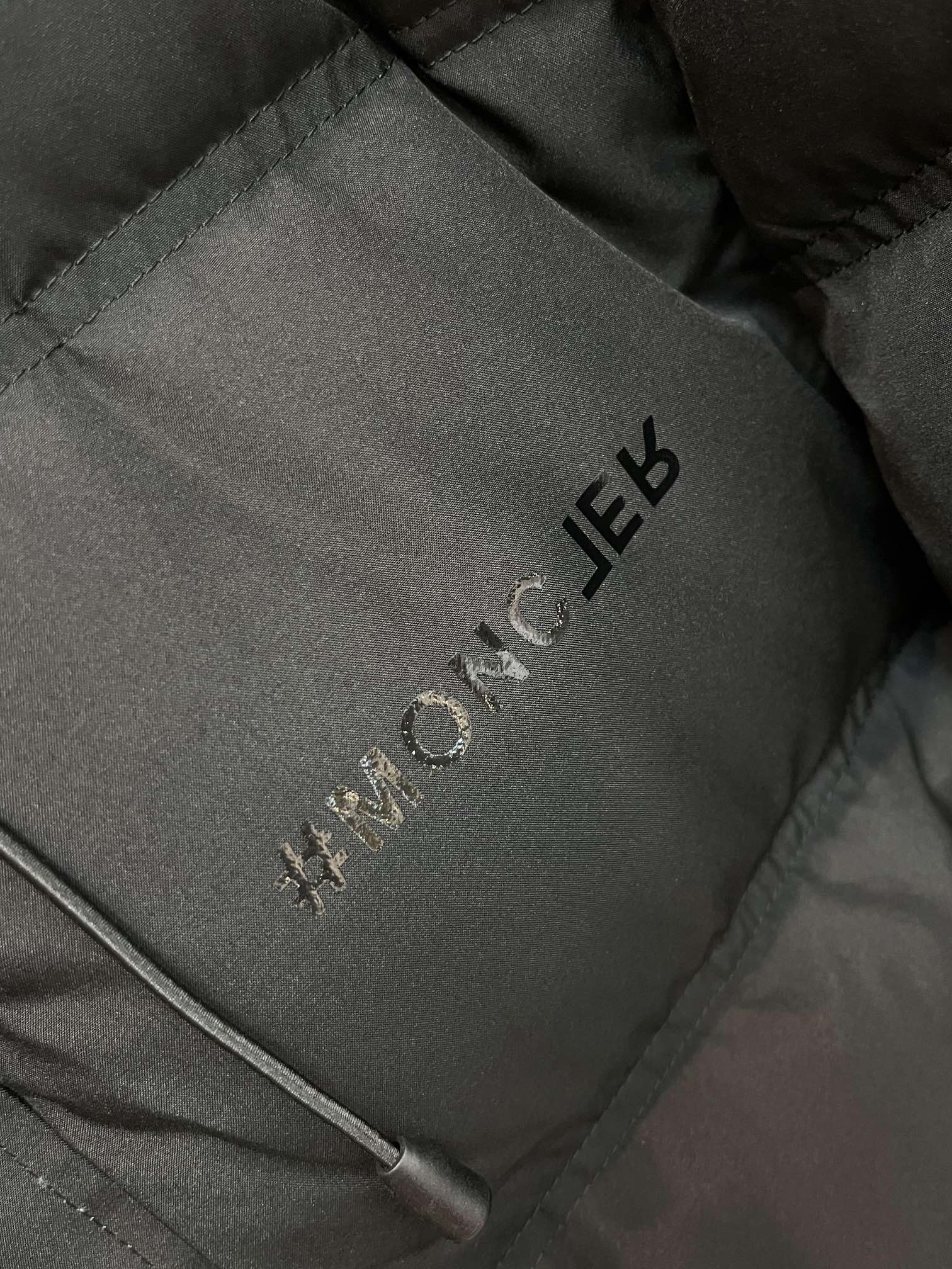 主推Moncler24s秋冬爆款羽绒️蒙口连帽爆款羽绒服精选90白鹅绒填充！面包般蓬松厚实顶级大牌爆款舒