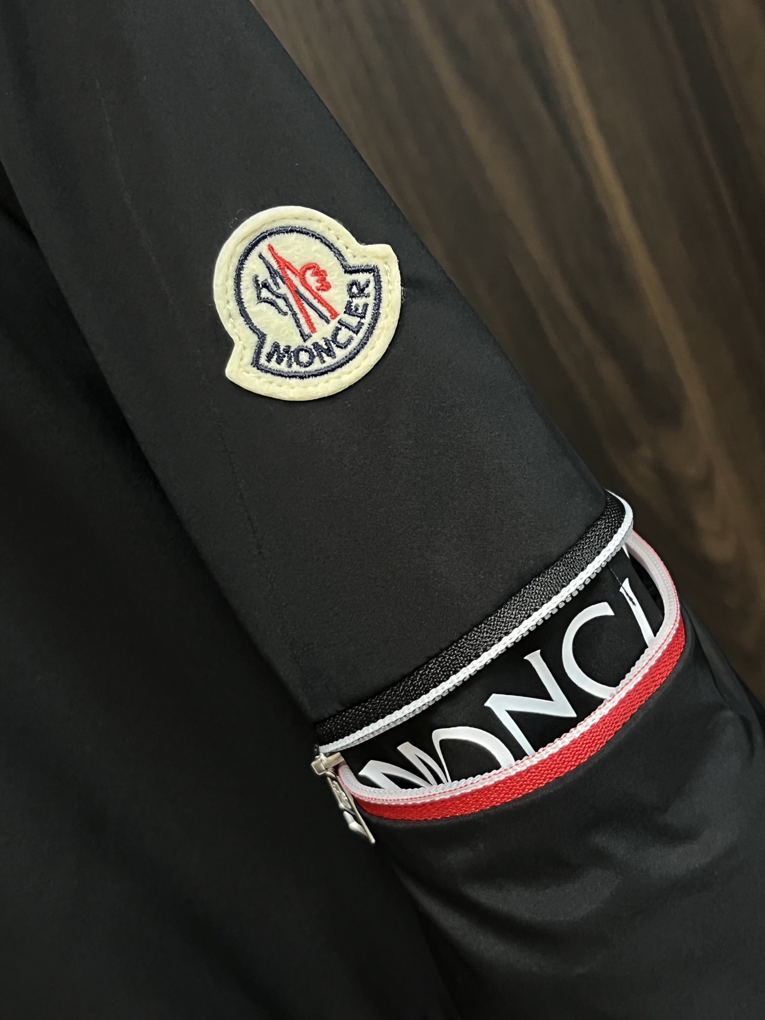 主推Moncler2024ss秋季新款发布蒙口轻奢休闲立领外套薄棉款秋冬时尚潮流休闲夹克穿上就是舒适自在