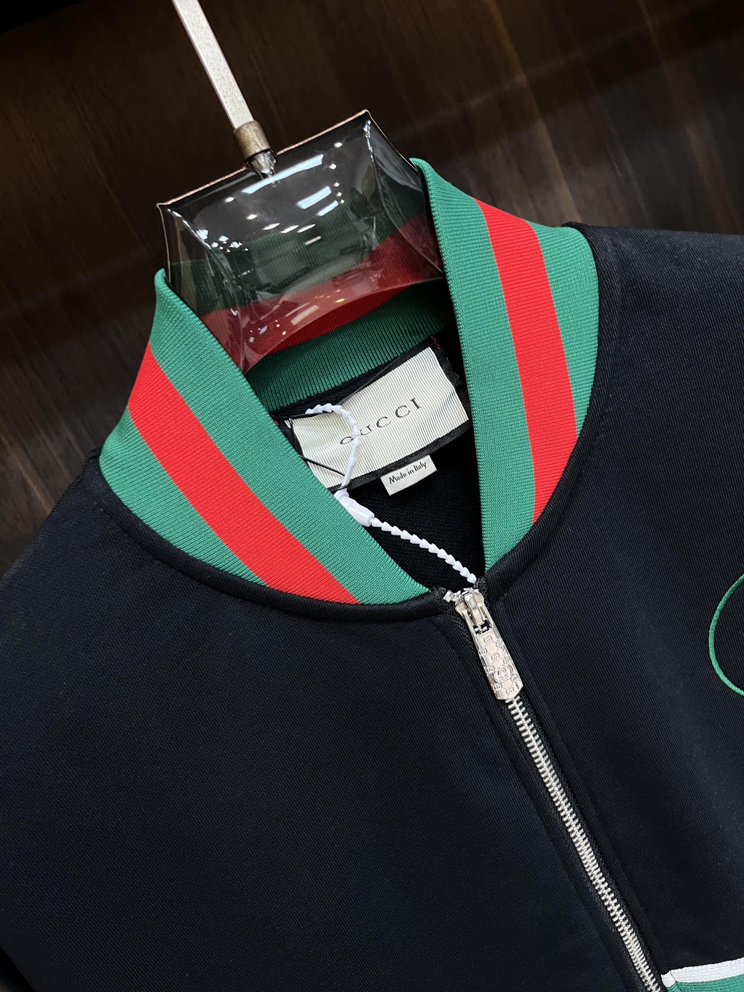 主推Gucci2024秋冬新款发布古驰棒球领外套独家客供新款专柜同款夹克透气舒适休闲！高级感满满！细节精