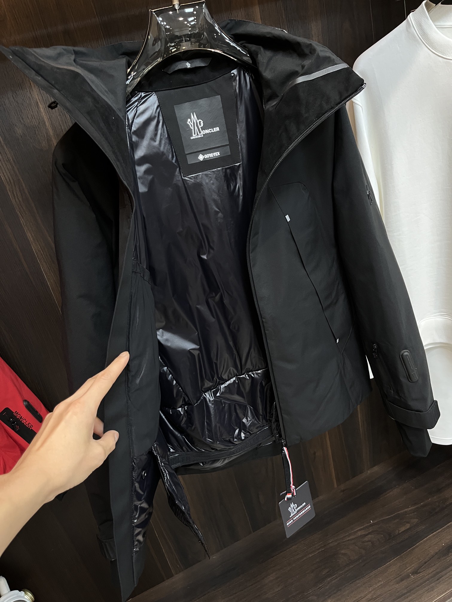 Moncler**2024秋冬新款sattouf连帽全压胶冲锋衣羽绒服滑雪服️男士冲锋衣羽绒服震慑力辐射