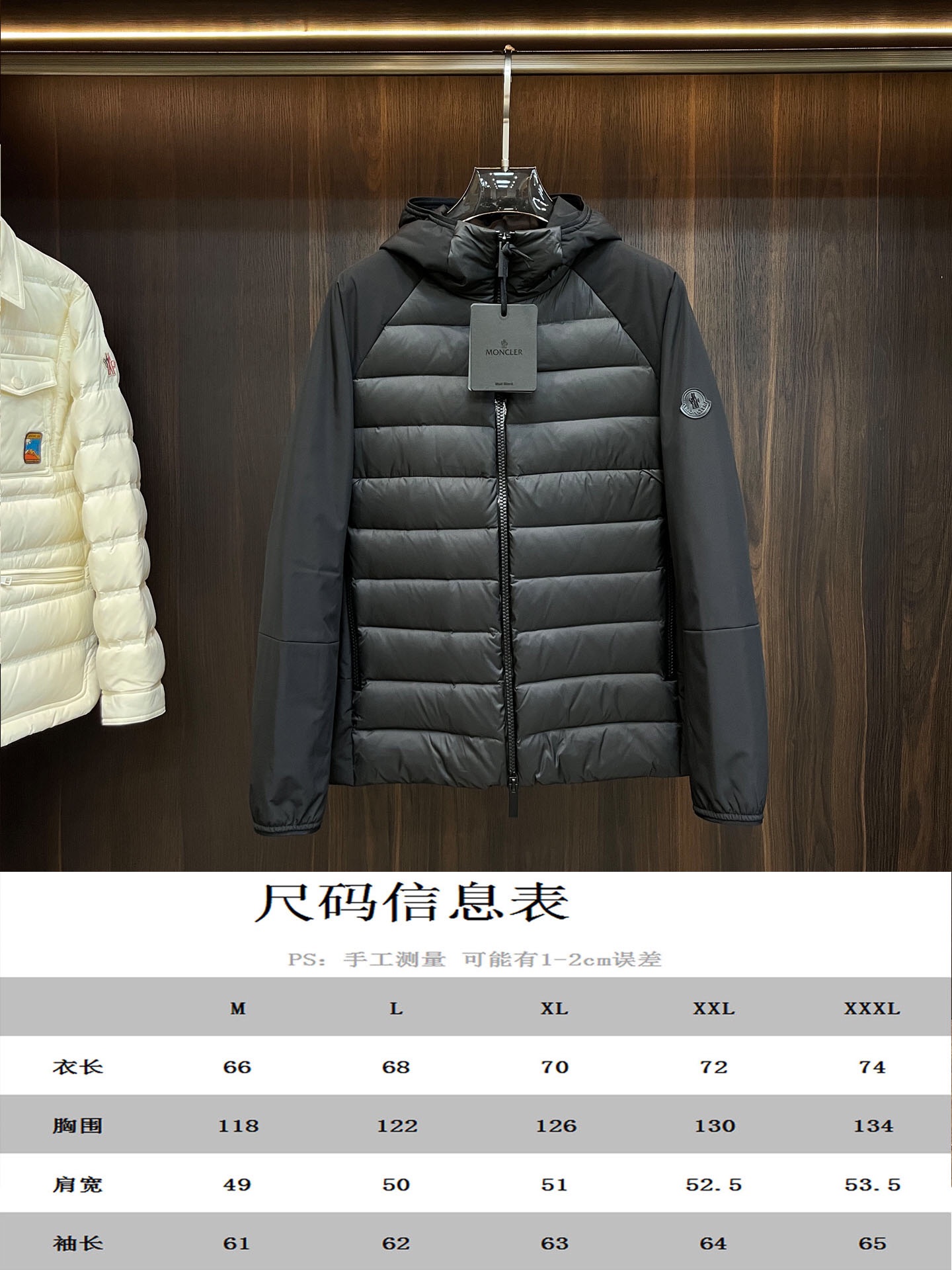 Moncler**2024秋冬新款羽绒蒙口新款连帽设计羽绒服外套选用亮泽尼龙面料打造胸前经典印花设计lo