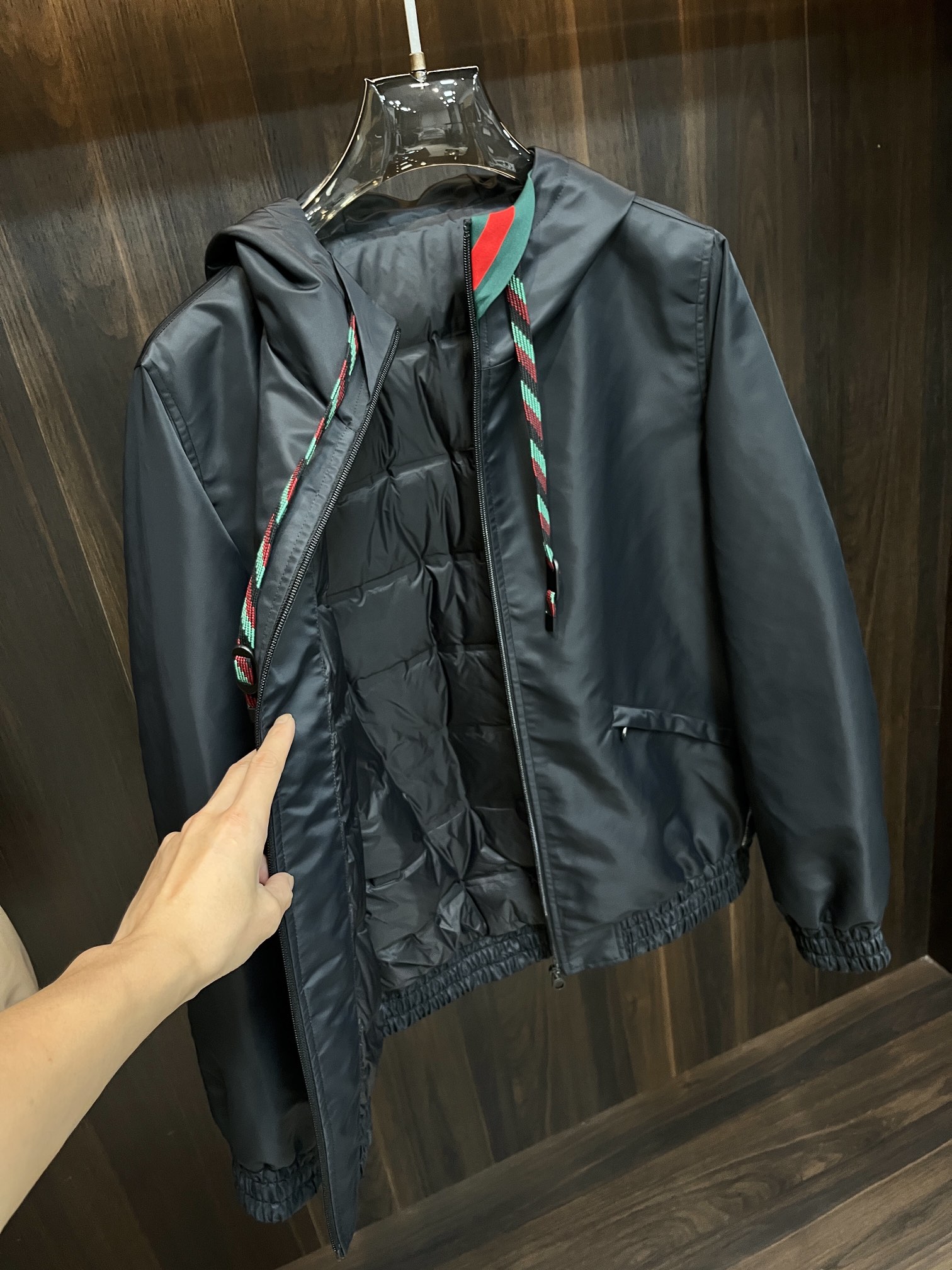 主推Gucci2024ss秋季新款发布古驰轻奢休闲连帽羽绒服外套秋冬新品羽绒外套时尚潮流休闲羽绒夹克90