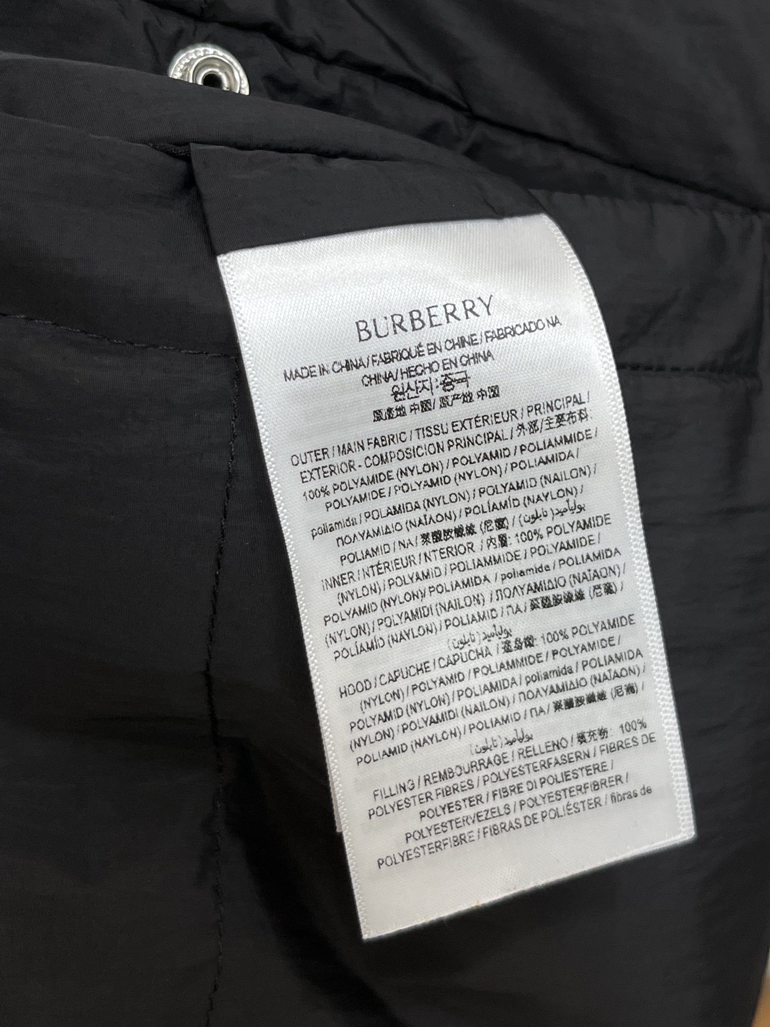 主推Burberry巴宝莉2024秋冬新款新款立领羽绒外套双面穿爆款羽绒选用亮泽尼龙面料打造胸前经典印花