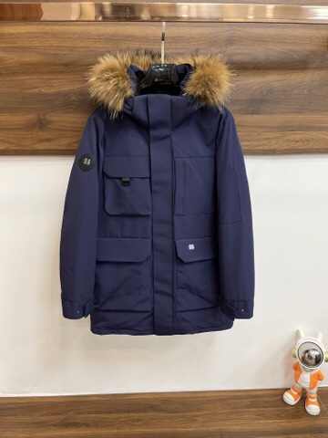 NO:598468,Popular series that are constantly in stock!  It is recommended to recommend Cologne’s top quality 24S autumn and winter new clone outdoor sports jacket down jacket!  Detachable long down jacket with Siberian wolf fur collar hat!  The best product on the market, genuine 90% white duck down-filled lightweight unisex luxury outdoor sports three-proof down jacket!  Size M-3XL H2025 new model first release,,down jacket,hats,alexander wang19860909爆款不断货系列！建议主推 科隆 顶级品质24S秋冬新款克隆户外运动冲锋衣羽绒服！配西伯利亚狼毛领帽可拆长款羽绒服！市场最高货,真正的90％白鸭绒填充轻男女同款 轻奢户外运动三防羽绒服！尺码M-3XL H2025新款首发,,down jacket,hats,alexander wang,Men's clothing