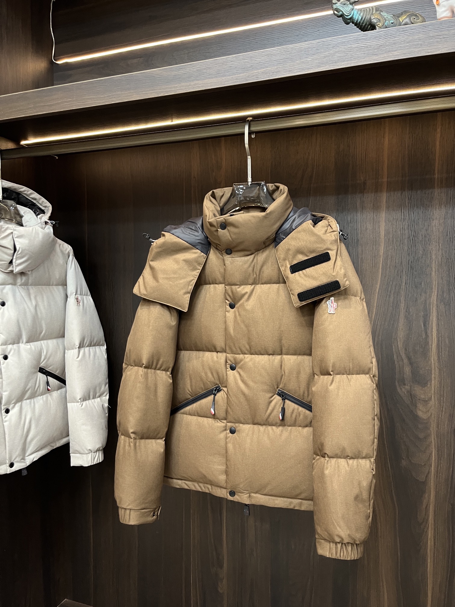 Moncler 蒙口 2025爆款羽绒🍒连帽羽绒，帽可拆，90白鸭绒填充，轻奢顶级休闲潮流外套！尺码/M