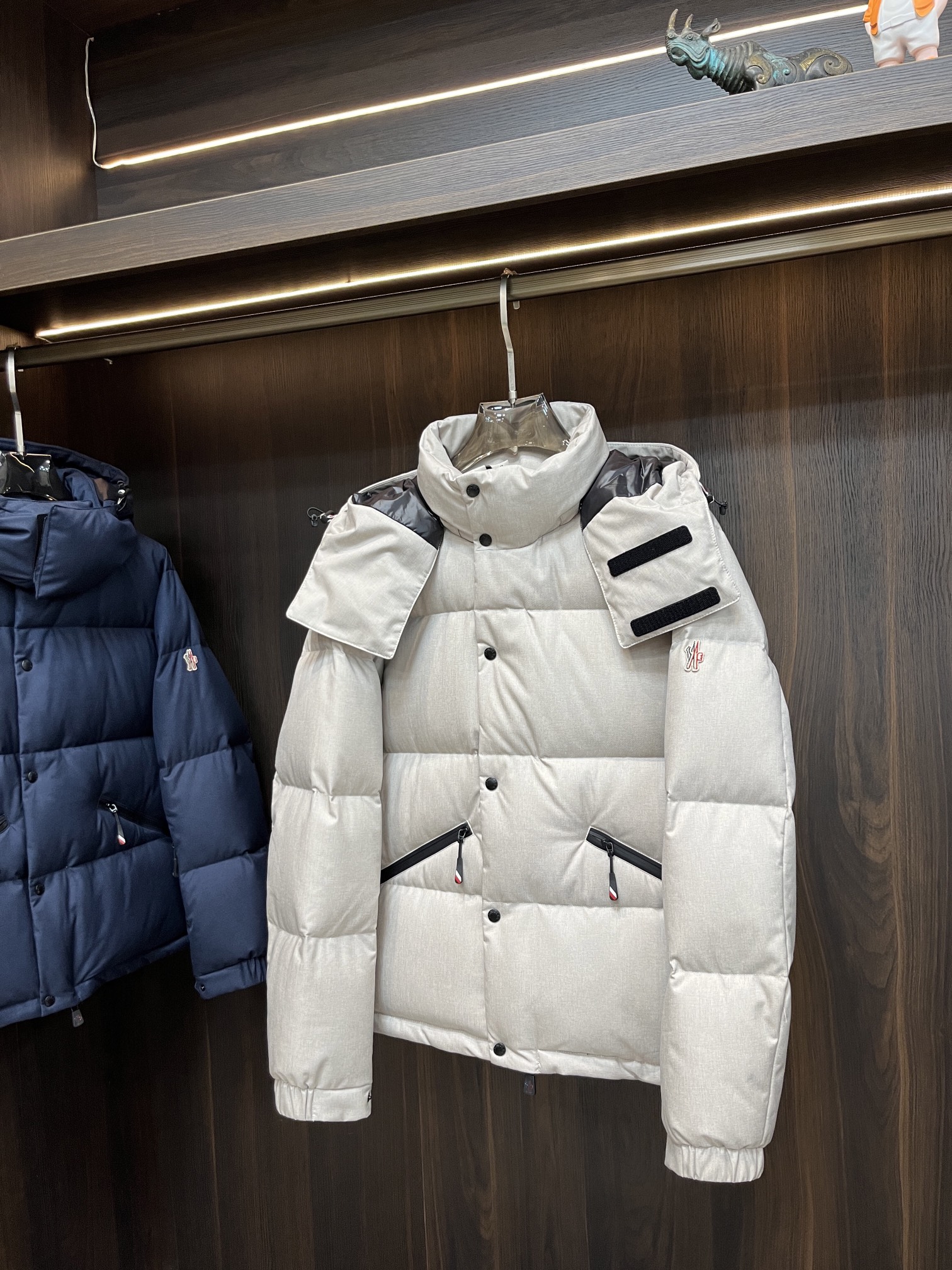 Moncler 蒙口 2025爆款羽绒🍒连帽羽绒，帽可拆，90白鸭绒填充，轻奢顶级休闲潮流外套！尺码/M