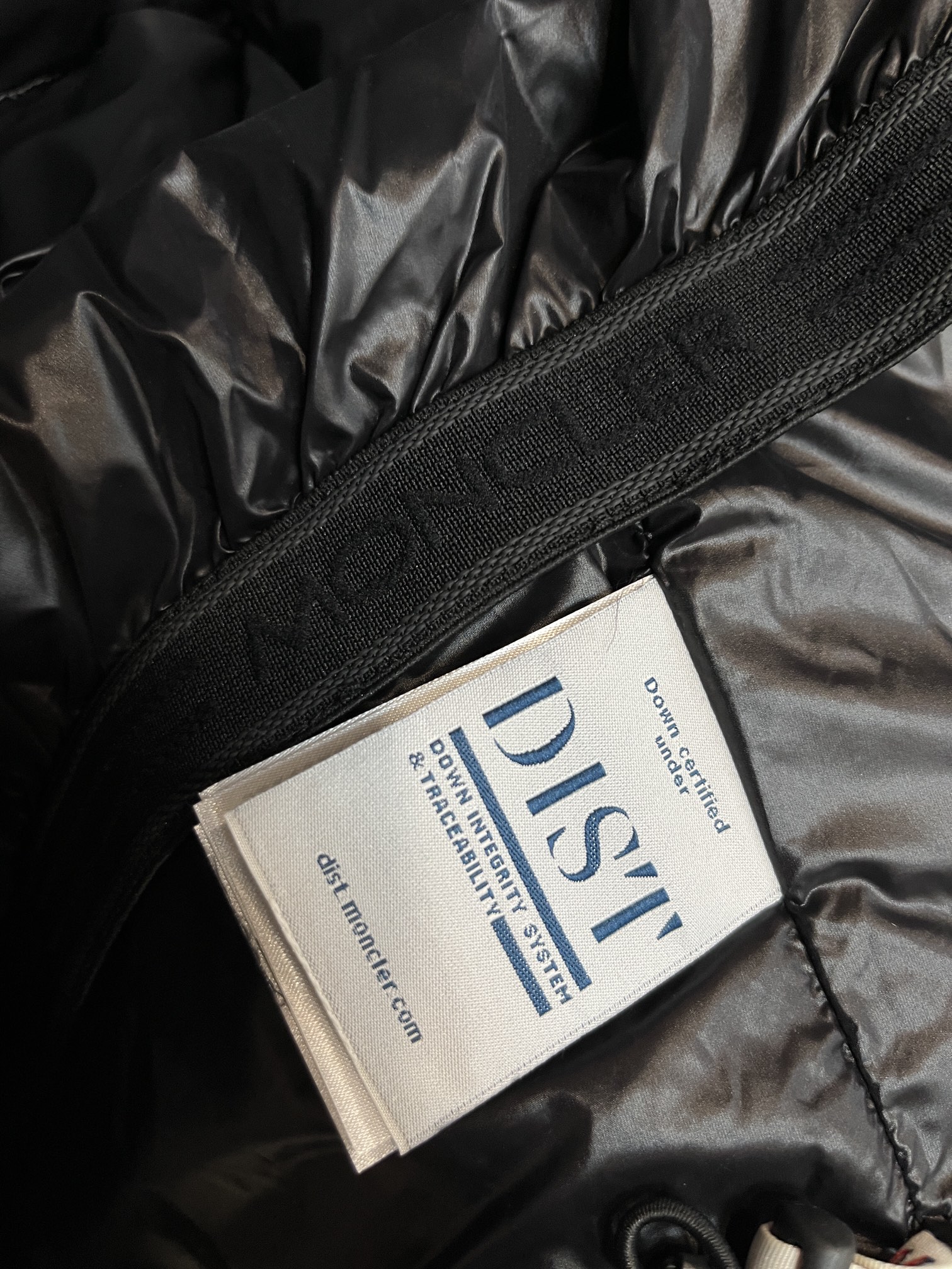 Moncler 蒙口 2025爆款羽绒🍒连帽羽绒，帽可拆，90白鸭绒填充，轻奢顶级休闲潮流外套！尺码/M