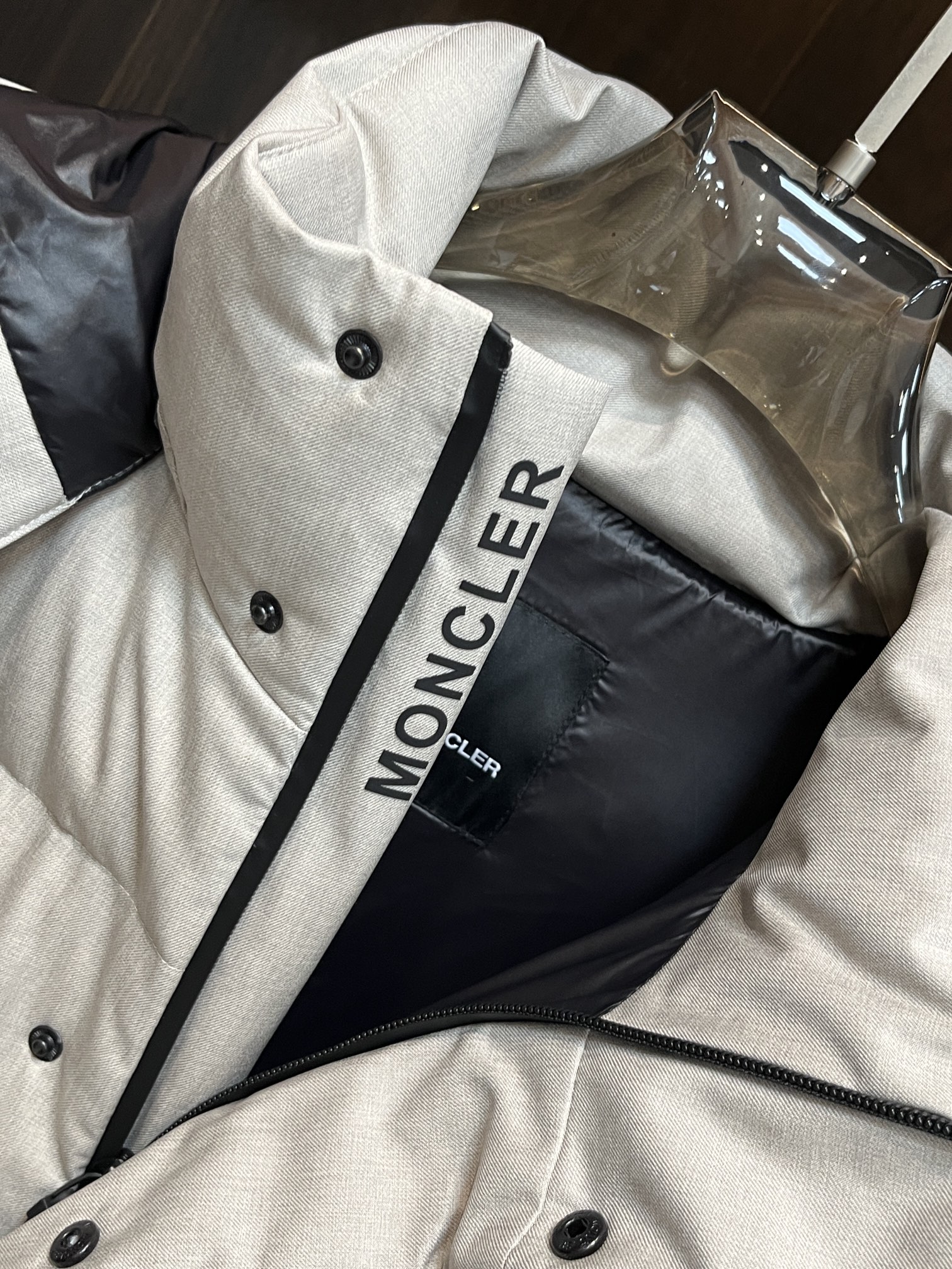 Moncler 蒙口 2025爆款羽绒🍒连帽羽绒，帽可拆，90白鸭绒填充，轻奢顶级休闲潮流外套！尺码/M