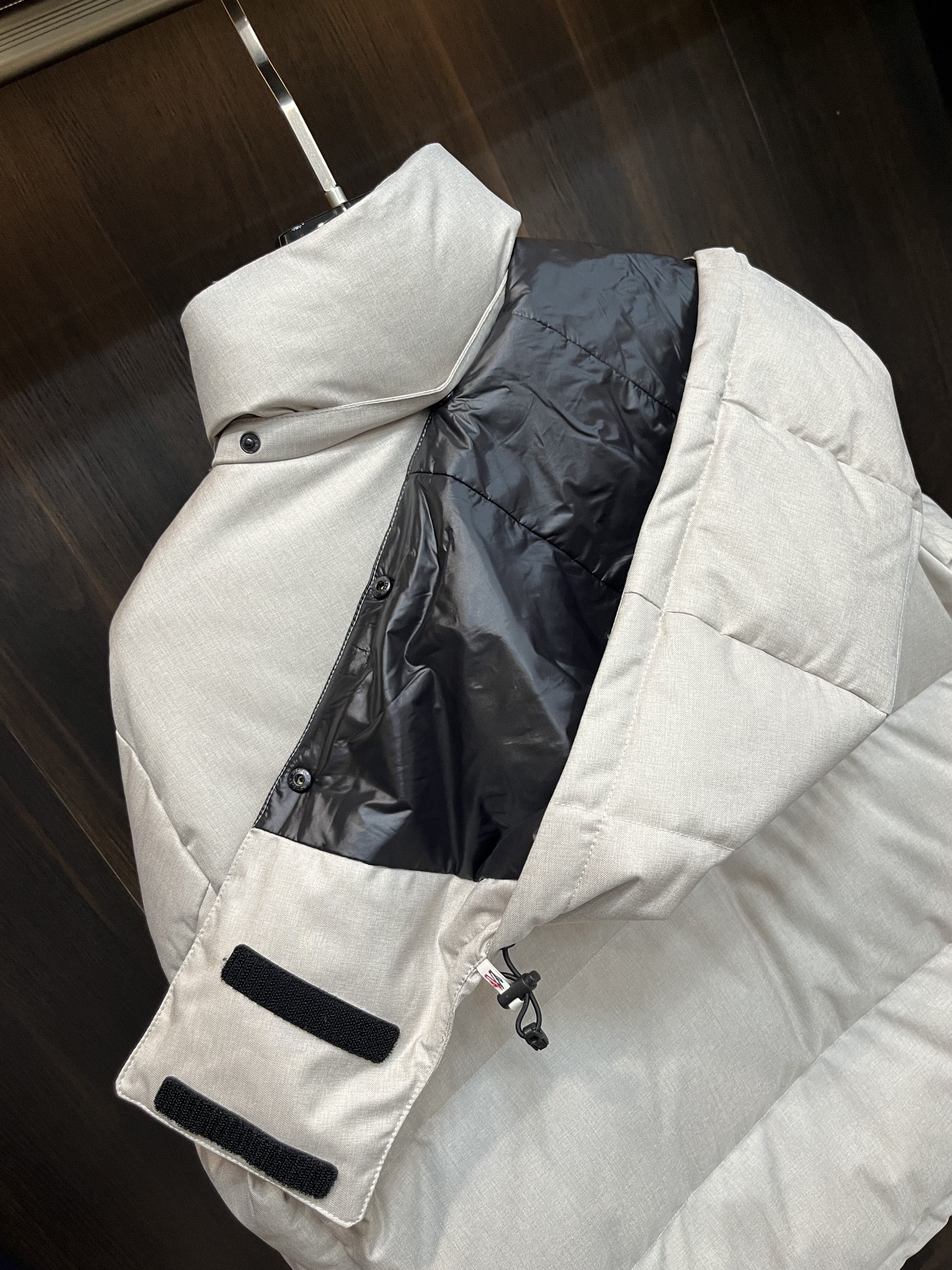 Moncler 蒙口 2025爆款羽绒🍒连帽羽绒，帽可拆，90白鸭绒填充，轻奢顶级休闲潮流外套！尺码/M