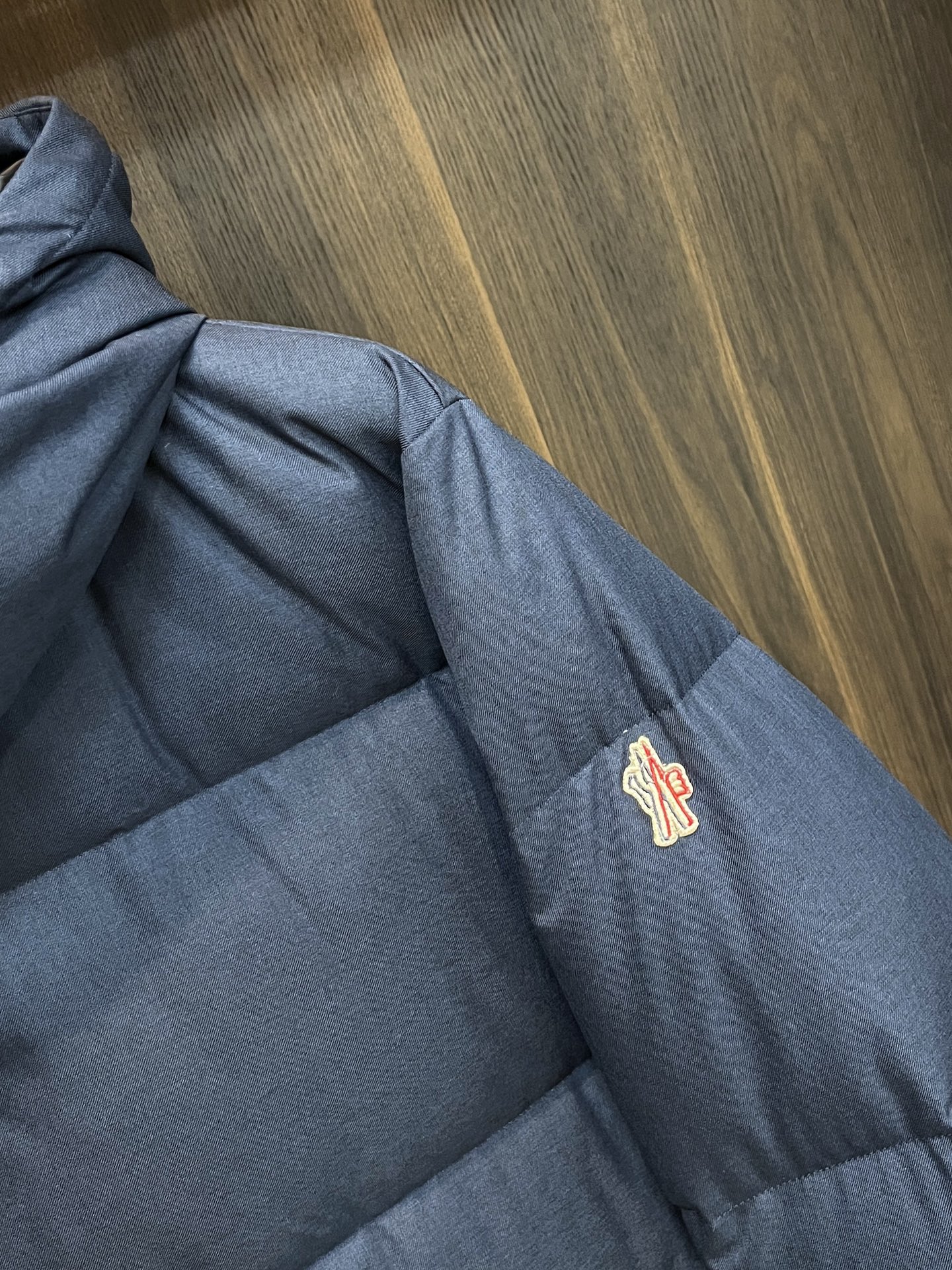 Moncler 蒙口 2025爆款羽绒🍒连帽羽绒，帽可拆，90白鸭绒填充，轻奢顶级休闲潮流外套！尺码/M