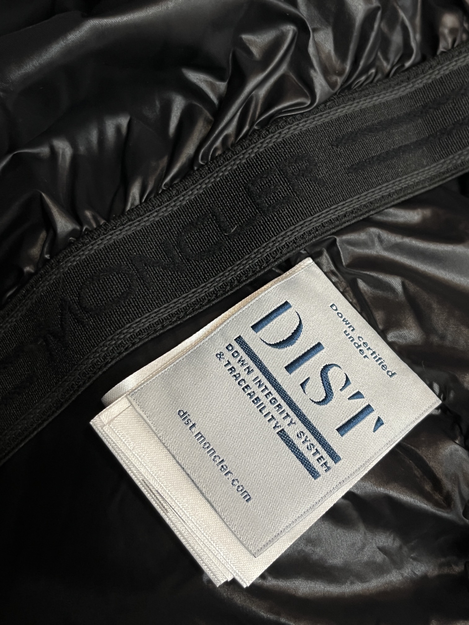 Moncler 蒙口 2025爆款羽绒🍒连帽羽绒，帽可拆，90白鸭绒填充，轻奢顶级休闲潮流外套！尺码/M